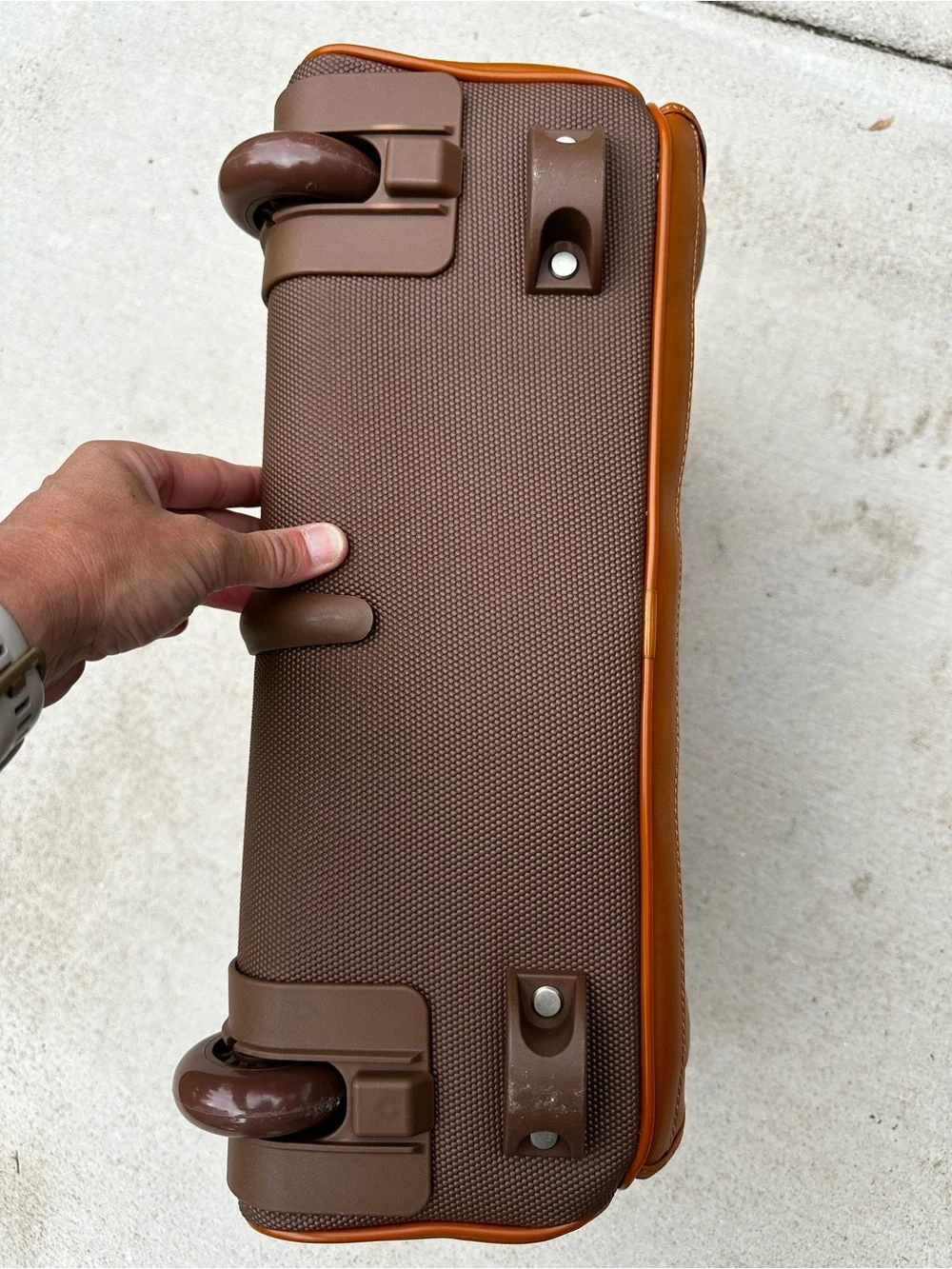 WALKER Solo BROWN LEATHER ROLLING BRIEFCASE, never used !